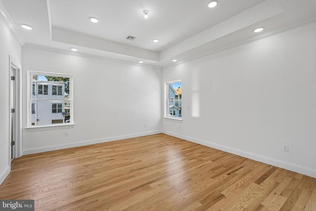 29 S 2ND ST, Elizabeth, NJ 07206