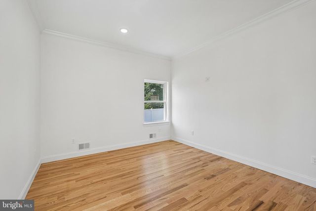 29 S 2ND ST, Elizabeth, NJ 07206