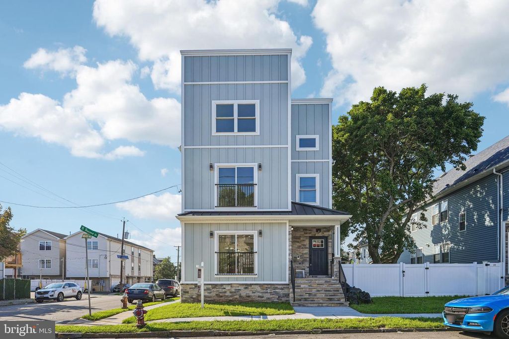 29 S 2ND ST, Elizabeth, NJ 07206