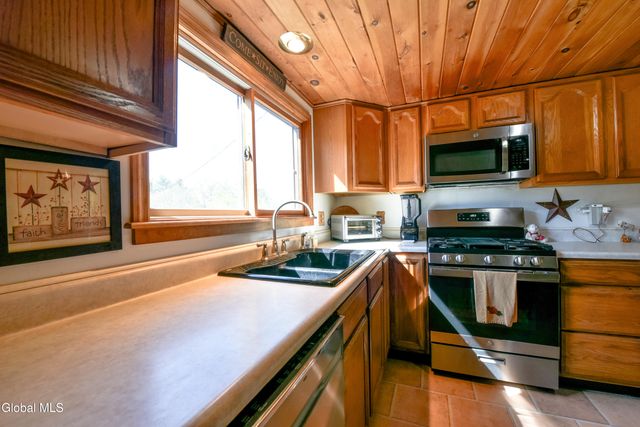 229 Murray Hill Road, Ephratah, NY 13452