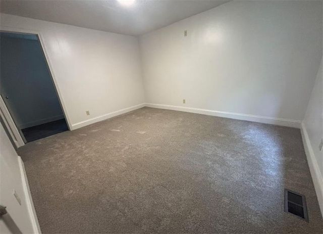 809 Seneca Street, Leavenworth, KS 66048