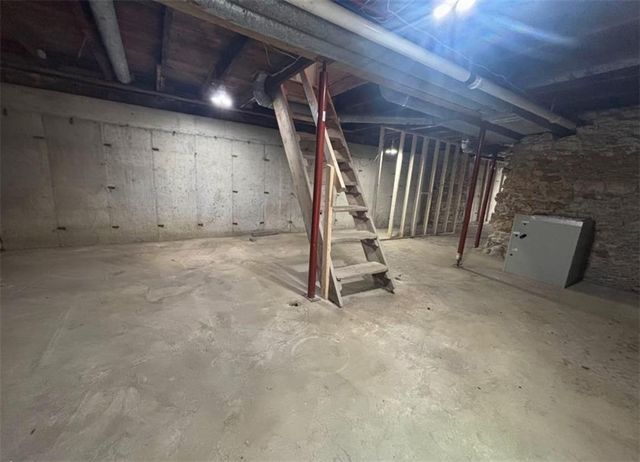 809 Seneca Street, Leavenworth, KS 66048