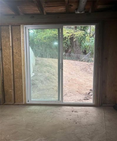 809 Seneca Street, Leavenworth, KS 66048