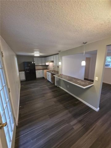 809 Seneca Street, Leavenworth, KS 66048