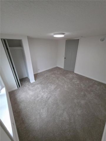 809 Seneca Street, Leavenworth, KS 66048