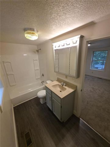 809 Seneca Street, Leavenworth, KS 66048