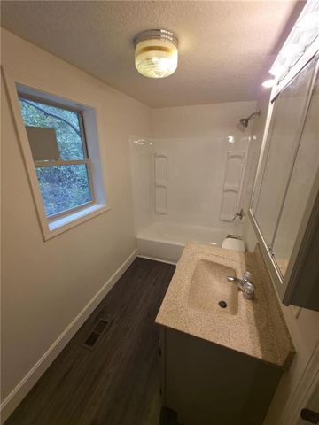 809 Seneca Street, Leavenworth, KS 66048