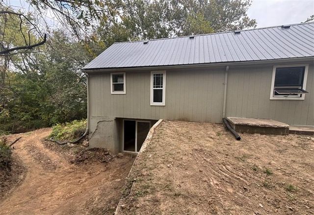 809 Seneca Street, Leavenworth, KS 66048