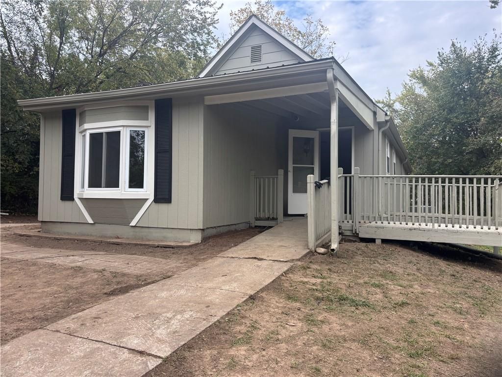 809 Seneca Street, Leavenworth, KS 66048