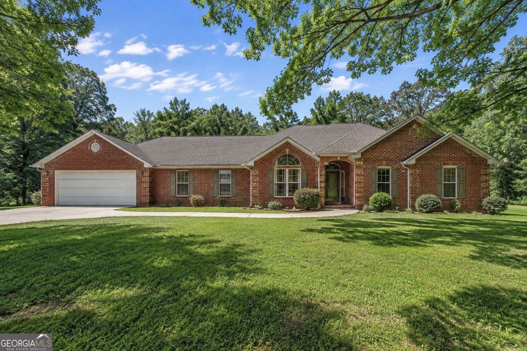 1041 Forest Hills Drive SE, Conyers, GA 30094