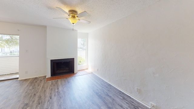 7431 Holly Hill Drive 102, Dallas, TX 75231