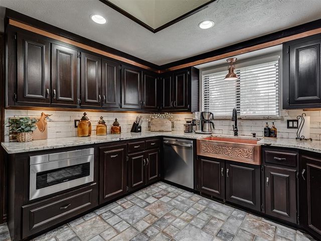 10913 Abbeywood, Oklahoma City, OK 73170
