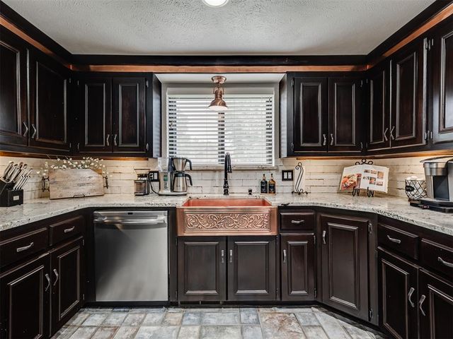 10913 Abbeywood, Oklahoma City, OK 73170