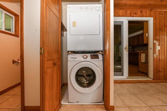 S103W26370 Maple AVENUE, Mukwonago, WI 53149