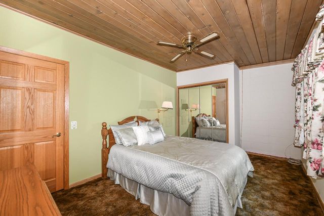 S103W26370 Maple AVENUE, Mukwonago, WI 53149