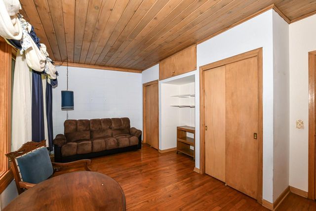 S103W26370 Maple AVENUE, Mukwonago, WI 53149