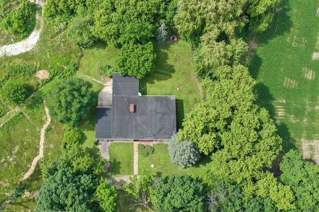 S103W26370 Maple AVENUE, Mukwonago, WI 53149