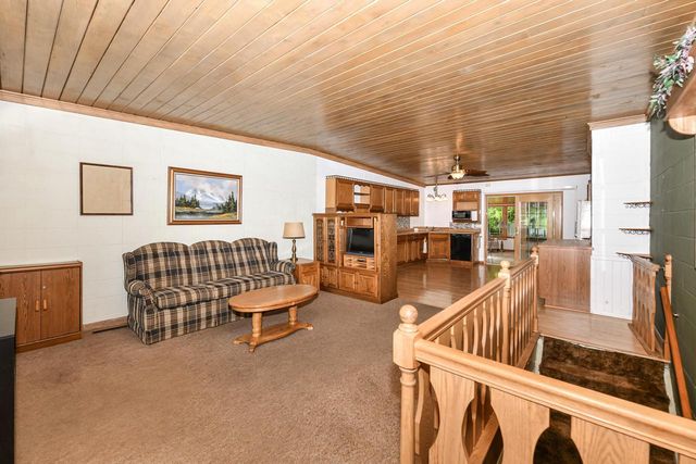 S103W26370 Maple AVENUE, Mukwonago, WI 53149