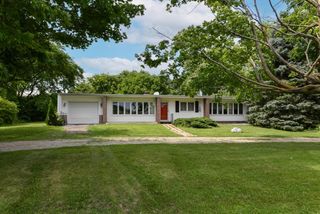 S103W26370 Maple AVENUE, Mukwonago, WI 53149