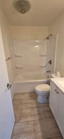 2001 S Mattis Avenue E, Champaign, IL 61821