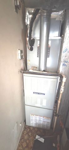 2001 S Mattis Avenue E, Champaign, IL 61821