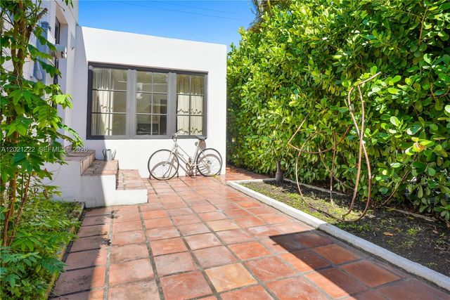 1214 Capri St, Coral Gables, FL 33134