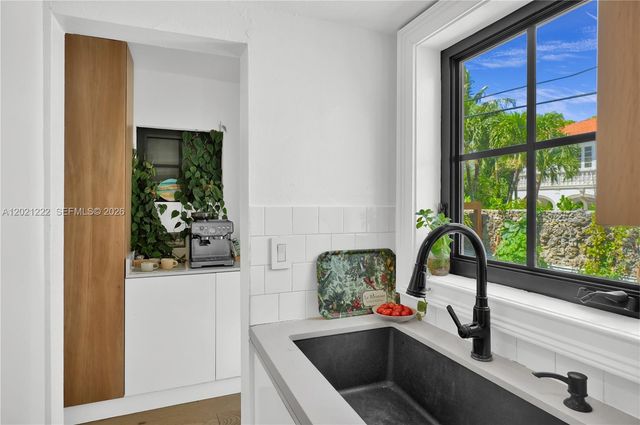 1214 Capri St, Coral Gables, FL 33134