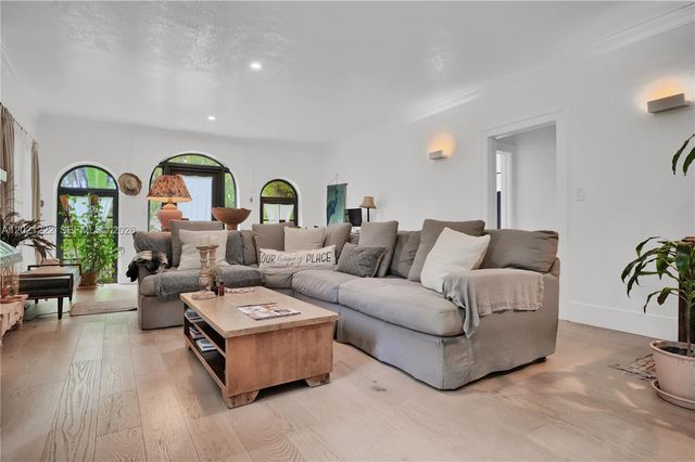 1214 Capri St, Coral Gables, FL 33134