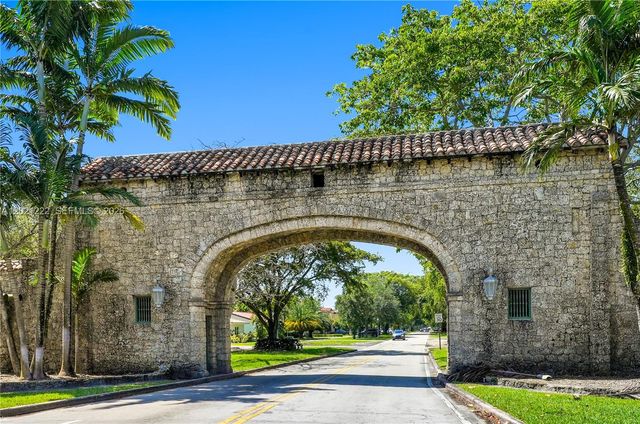 1214 Capri St, Coral Gables, FL 33134