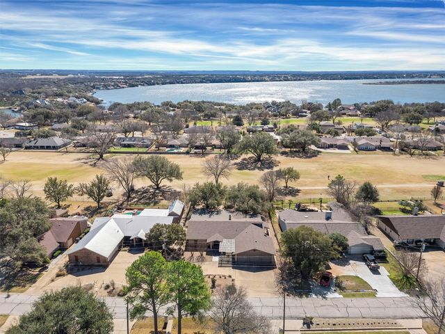 5703 Choctaw Drive, Granbury, TX 76049
