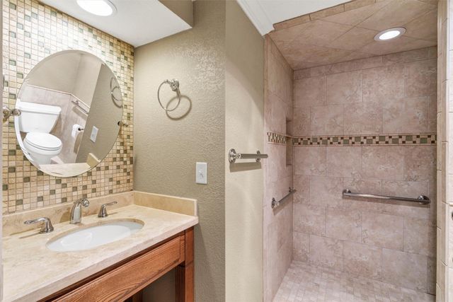 5703 Choctaw Drive, Granbury, TX 76049