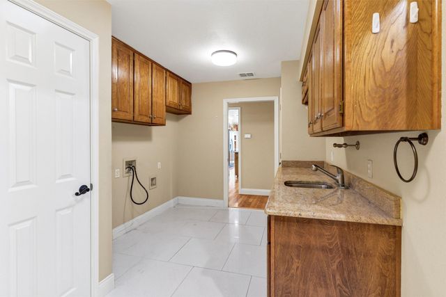 5703 Choctaw Drive, Granbury, TX 76049