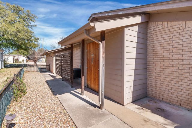 5703 Choctaw Drive, Granbury, TX 76049