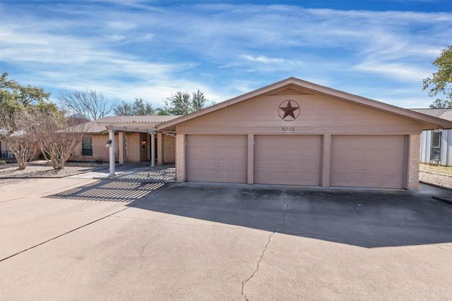 5703 Choctaw Drive, Granbury, TX 76049