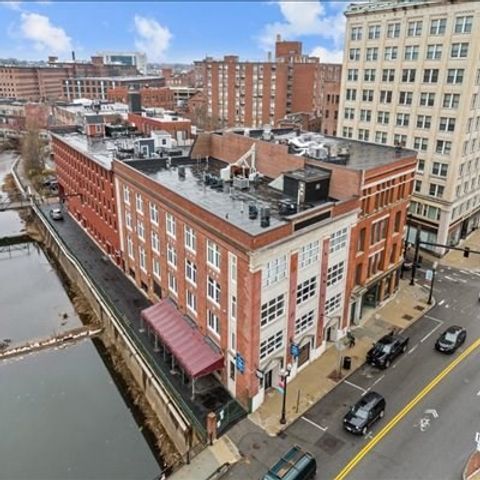 15-2 Kearney Sq 2, Lowell, MA 01852