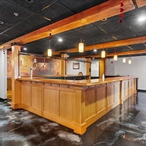 15-2 Kearney Sq 2, Lowell, MA 01852