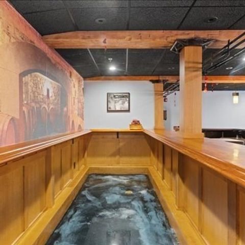 15-2 Kearney Sq 2, Lowell, MA 01852