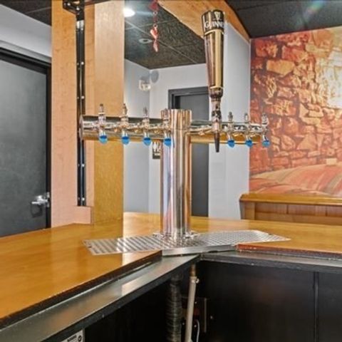 15-2 Kearney Sq 2, Lowell, MA 01852