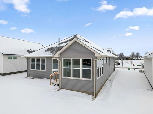 2160 Ridgepointe Drive, Hastings, MN 55033