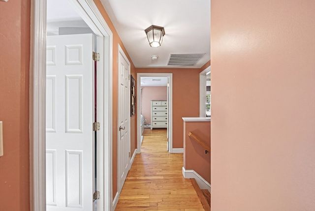 652 Old Post Rd, North Attleboro, MA 02760