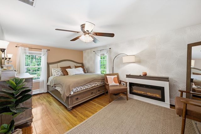 652 Old Post Rd, North Attleboro, MA 02760