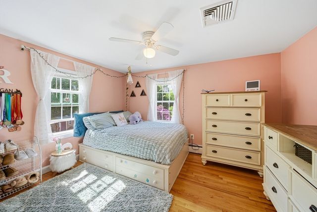 652 Old Post Rd, North Attleboro, MA 02760