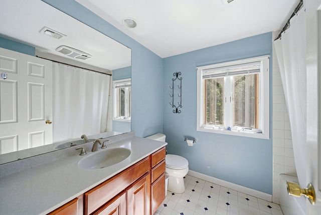 652 Old Post Rd, North Attleboro, MA 02760