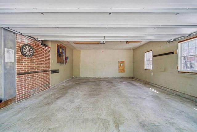 652 Old Post Rd, North Attleboro, MA 02760