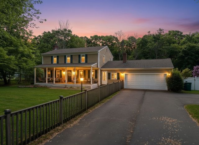652 Old Post Rd, North Attleboro, MA 02760