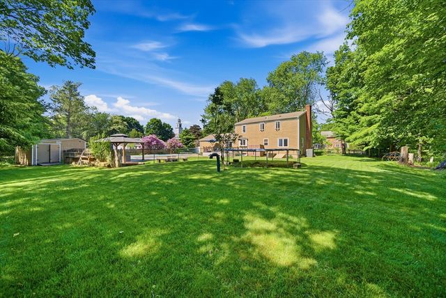 652 Old Post Rd, North Attleboro, MA 02760