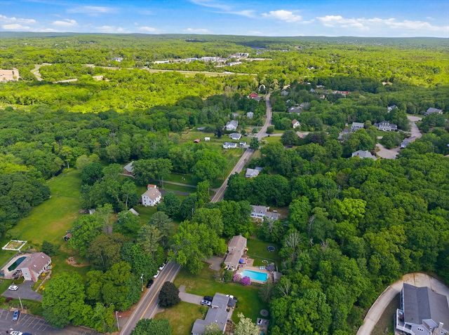 652 Old Post Rd, North Attleboro, MA 02760