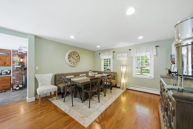 652 Old Post Rd, North Attleboro, MA 02760