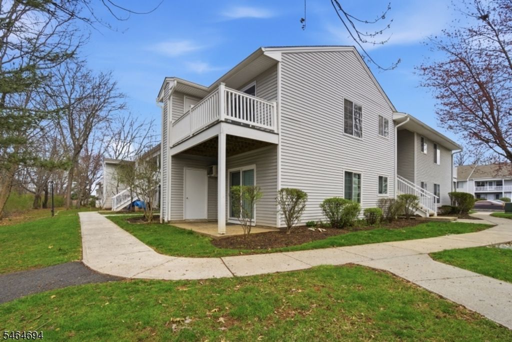 66 Mountain Ct 66, Bedminster Twp., NJ 07921 — exterior