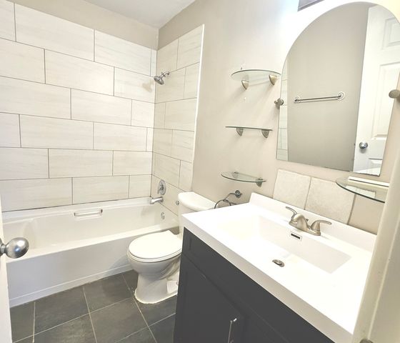 1375 Rebecca Drive 219, Hoffman Estates, IL 60194